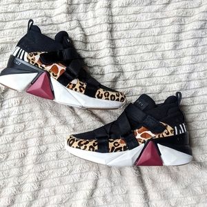 Mark Nason LA Diamond Animal Print size 8.5